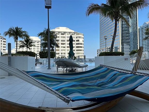 5th image of 951 Brickell Ave APT 1009