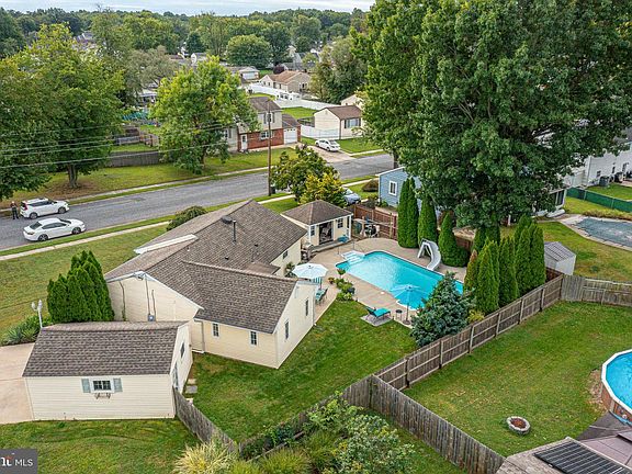 2nd image of 514 Buckingham Dr