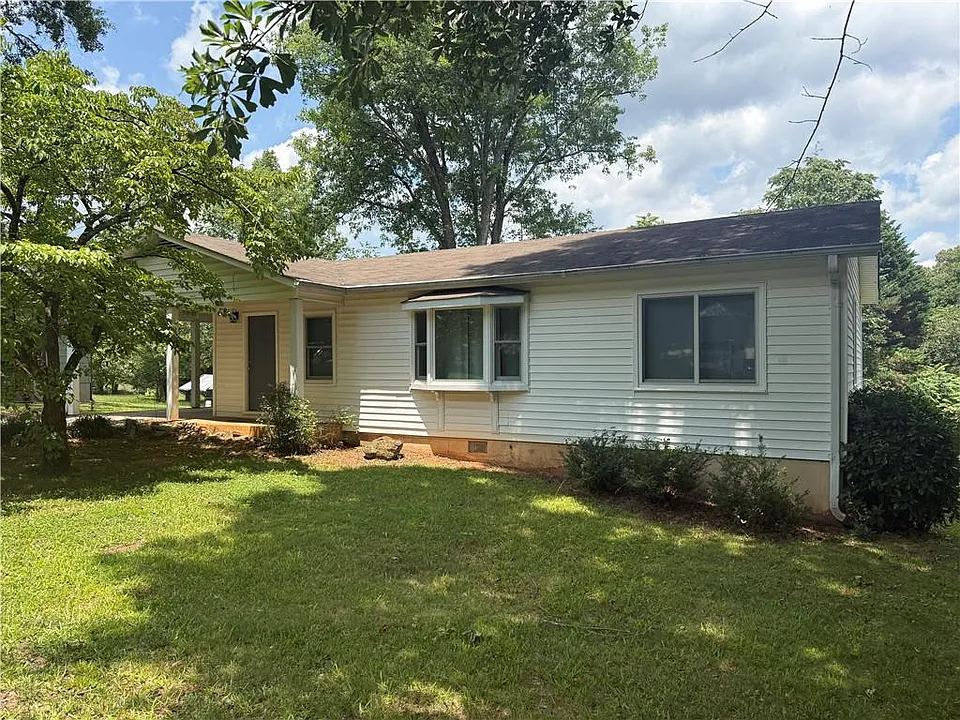 130 Goldust Ave