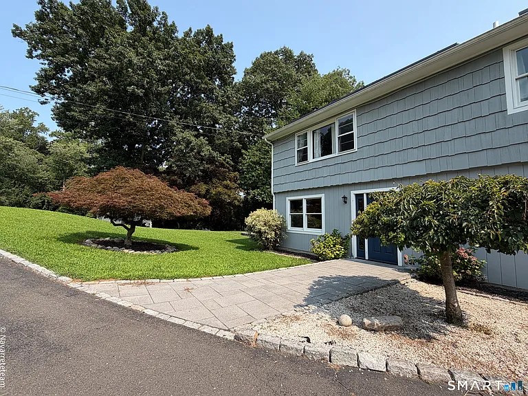 17 Kingsbury Rd — Photo 33