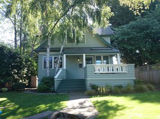 5716 Woodlawn Ave N, Seattle, WA 98103