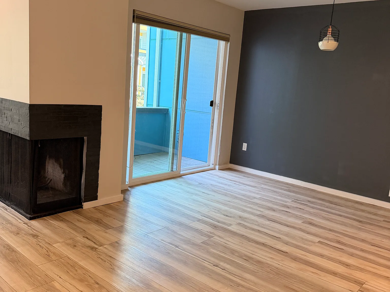 2 bed, 2.5 bath, 1247 sqft, $3,400 — Photo 4