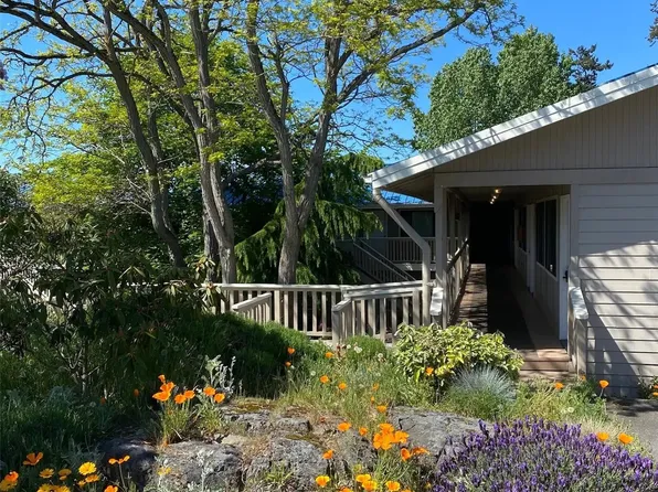 250 Tucker Avenue #2, Friday Harbor, WA 98250