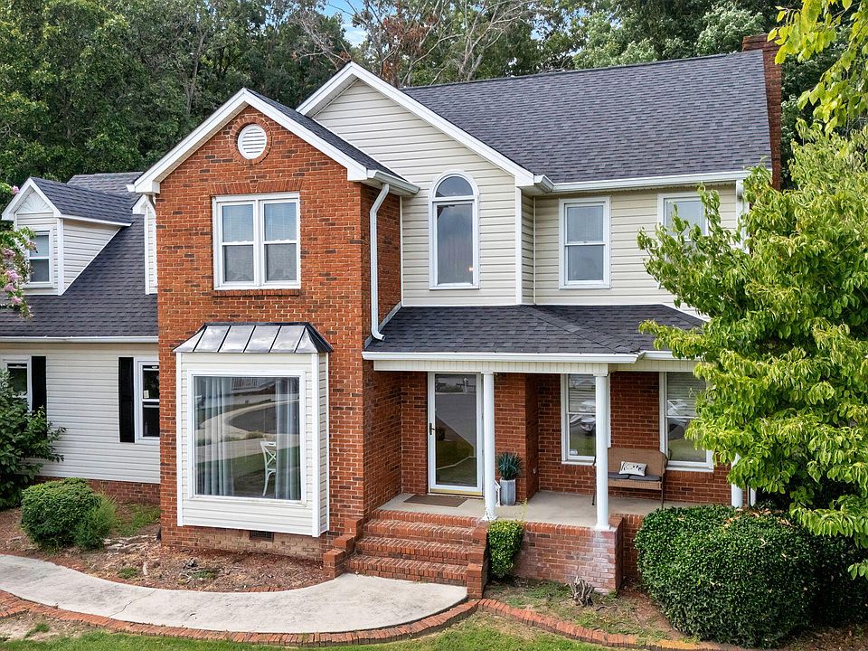 1st image of 238 Weatherford Dr NE