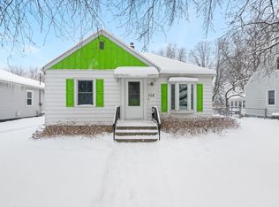 112 S John St, Neenah, WI 54956