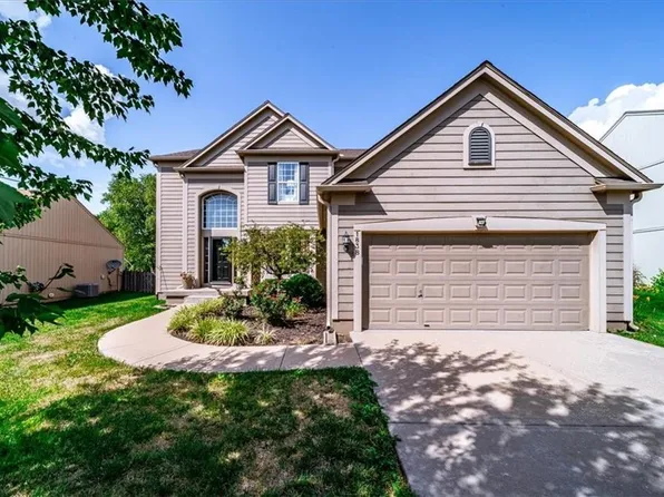 1838 W Fredrickson Dr, Olathe, KS 66061