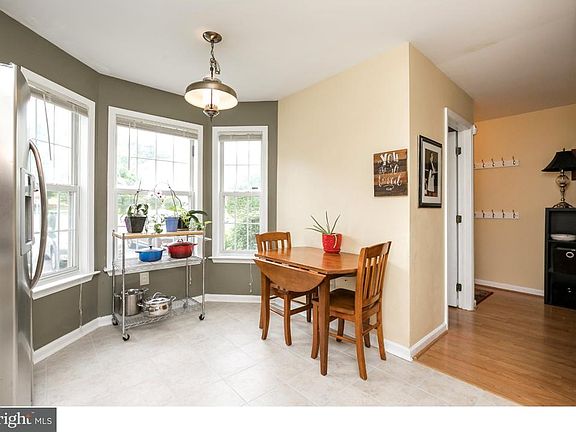 4th image of 141 Peters Ct