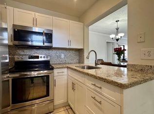 Heron At The Hammocks, Miami, FL 33196