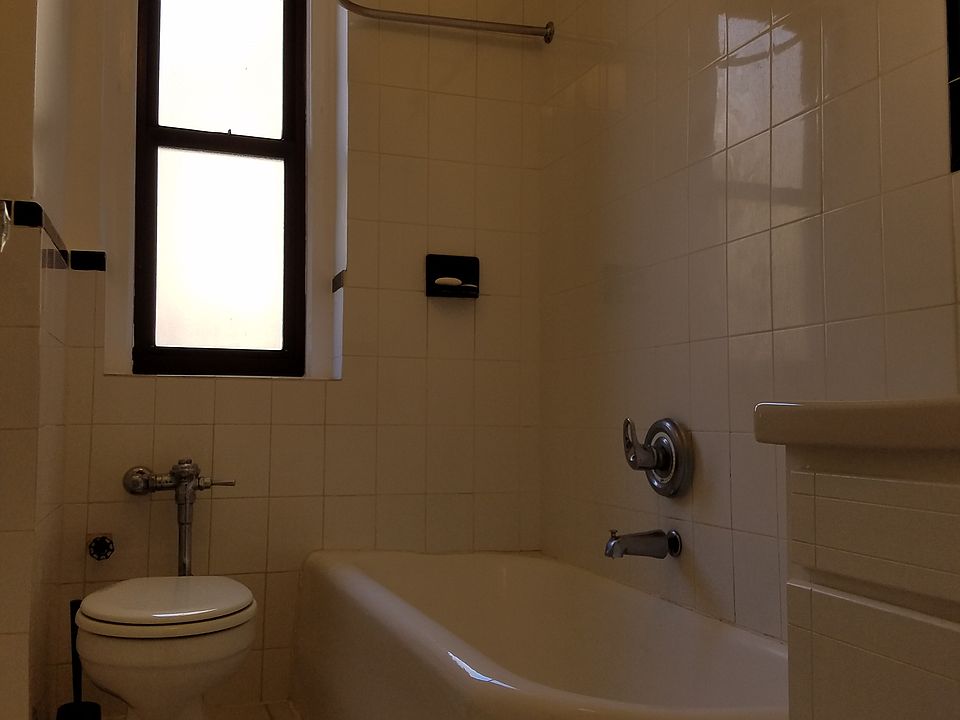 1st image of 110 Seaman Ave APT 7G