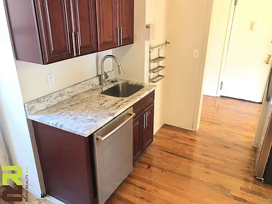 Rented by Rapid Realty Sunset Park Inc | media 10