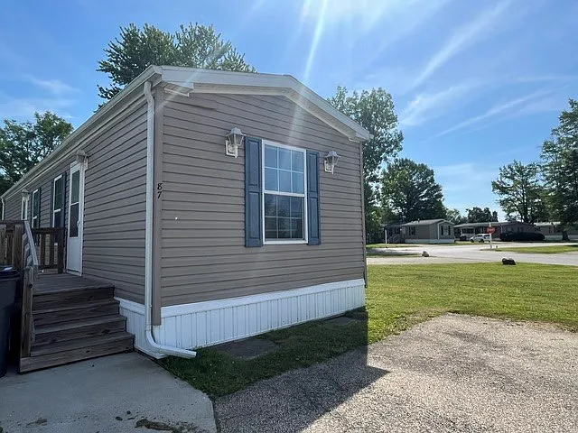 11 Meadows — Photo 19