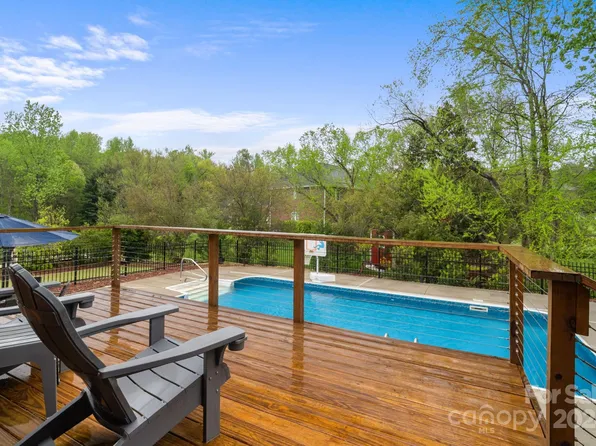 5205 Featherstone Ct, Gastonia, NC 28056