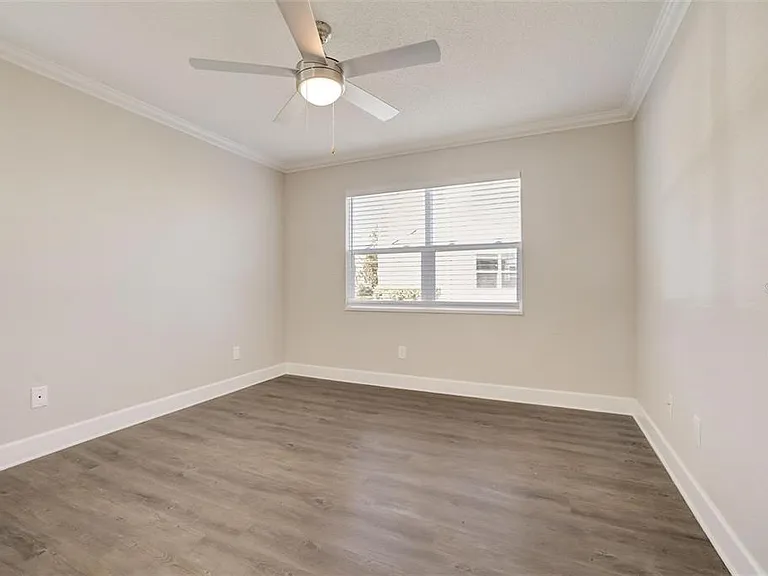 2556 Woodgate Blvd #101 — Photo 22