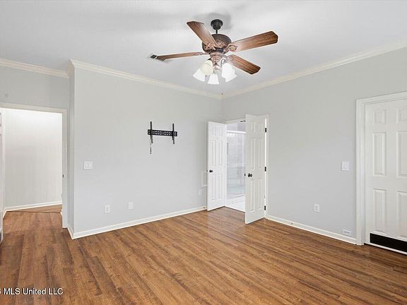 5th image of 217 Cherry Dr
