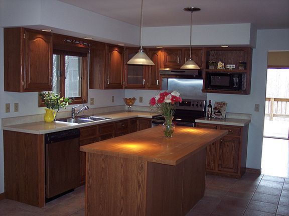 3rd image of 16214 Harwood Dr SW