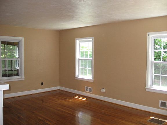 3rd image of 1118 Greer Ave