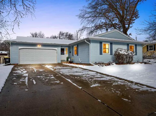 3034 Sweet Briar Ave, Iowa City, IA 52245