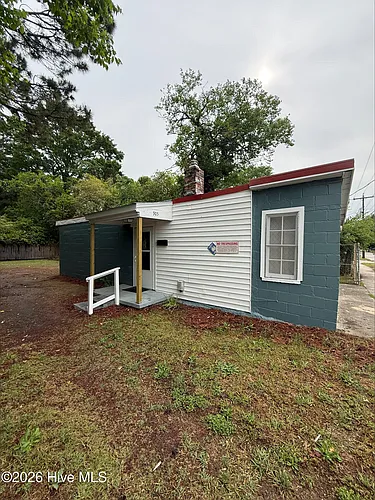 905 Nash St E Photo 1