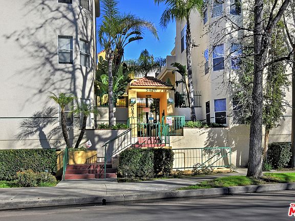 2nd image of 5420 Sylmar Ave APT 121