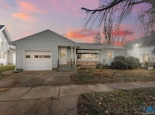 403 Broad St, Alcester, SD 57001