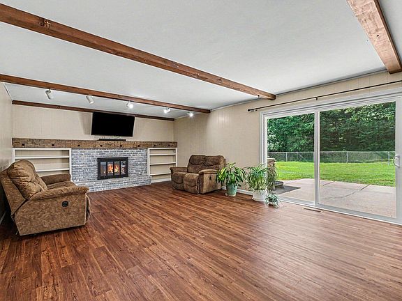 4th image of 355 W F Ave