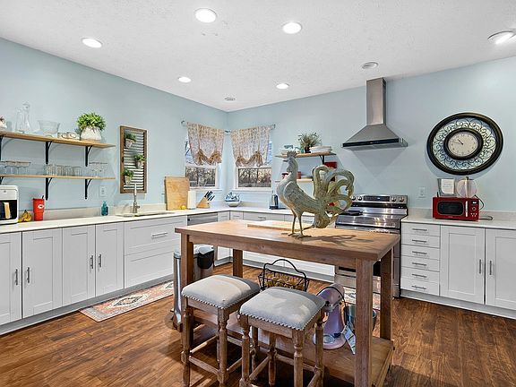 4th image of 2706 Grosbeak Ln