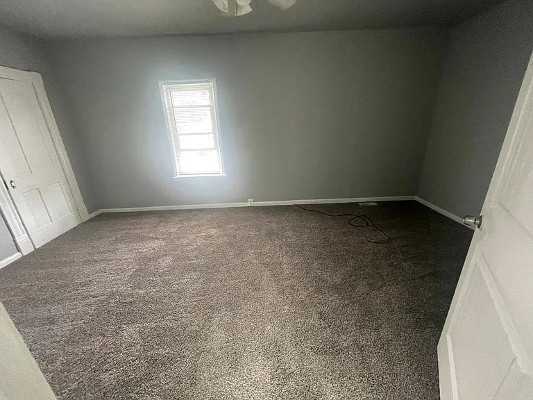 319 Iowa Ave — Photo 9