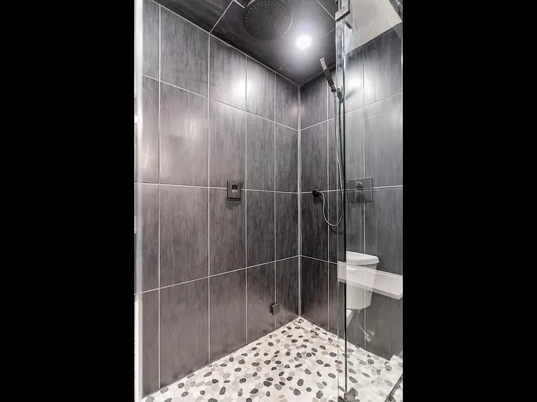 258 N 590 E — Photo 15