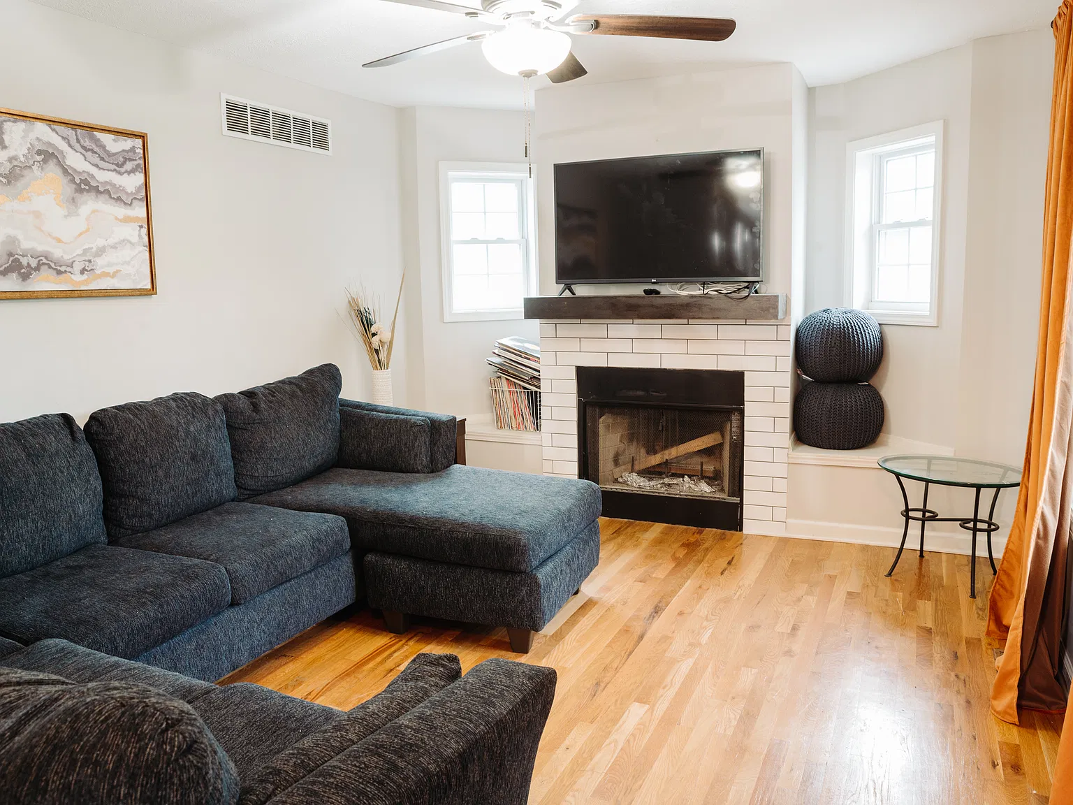 3 bed, 2.5 bath, 1888 sqft, $2,600 — Photo 2
