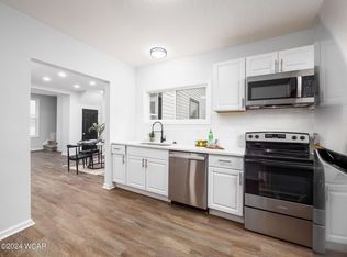 121 S High St, Kenton, OH 43326