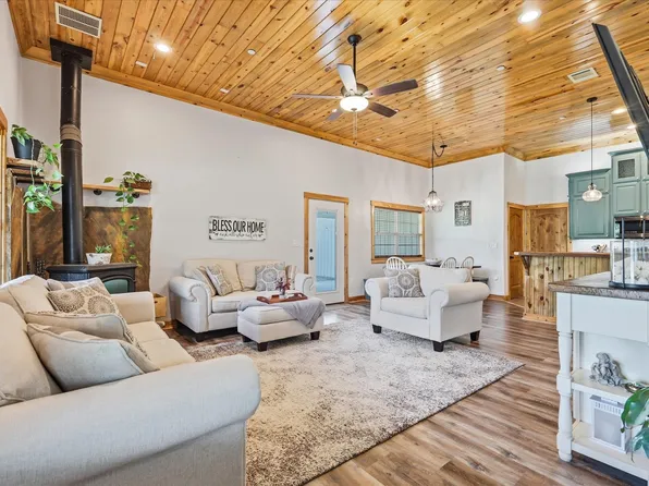 399 Brindley Rd, Maypearl, TX 76064