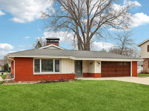 630 Pleasant DRIVE, Hartland, WI 53029