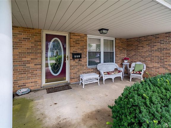 4th image of 559 Sutton Dr