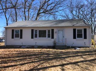 5 Shore Grove Rd, Clinton, CT 06413