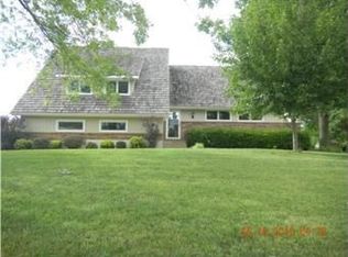 24212 Poindexter Rd, Lees Summit, MO 64086