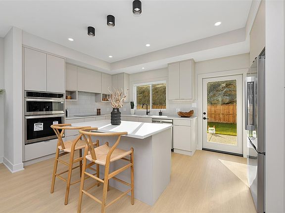 3rd image of 2529 Alabaster Ct