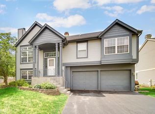 313 Barton Ct, Bartlett, IL