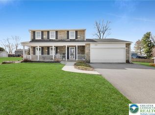 517 Apple Hill Dr, Easton, PA 18040