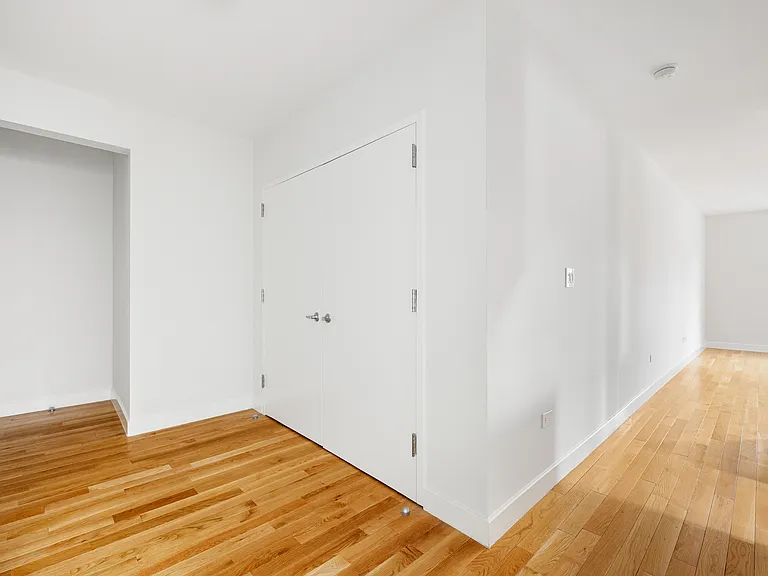 364 W 18th St #4N — Photo 8