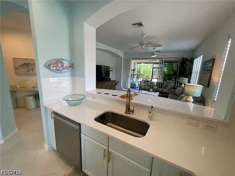 10640 Camarelle Cir — Photo 27