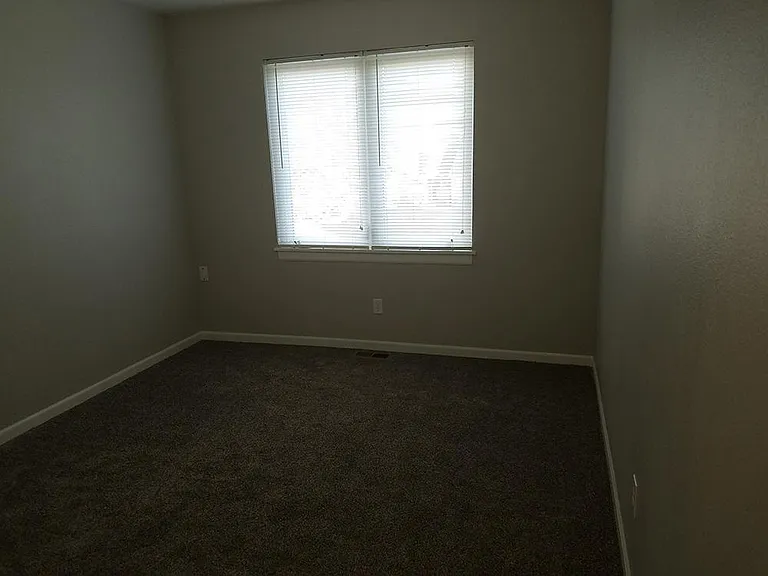 509 Lancaster Ct — Photo 15