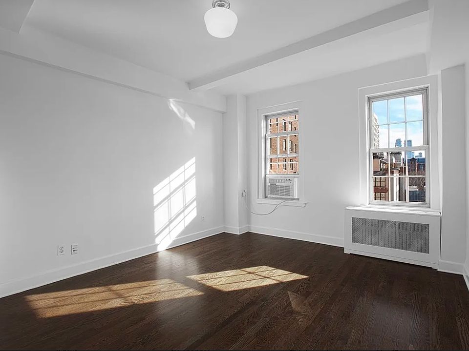 2nd image of 98 Greenwich Ave #2