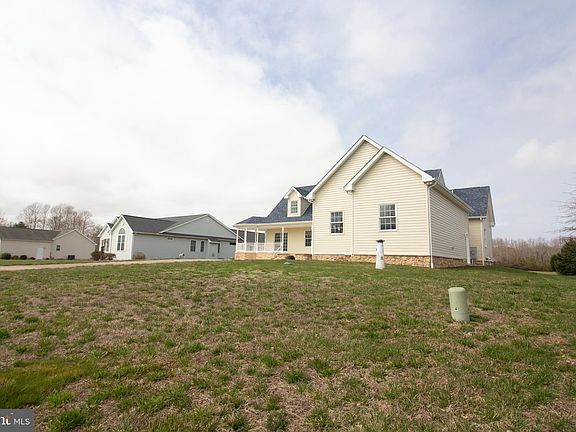 3rd image of 29 Dove Knoll Dr