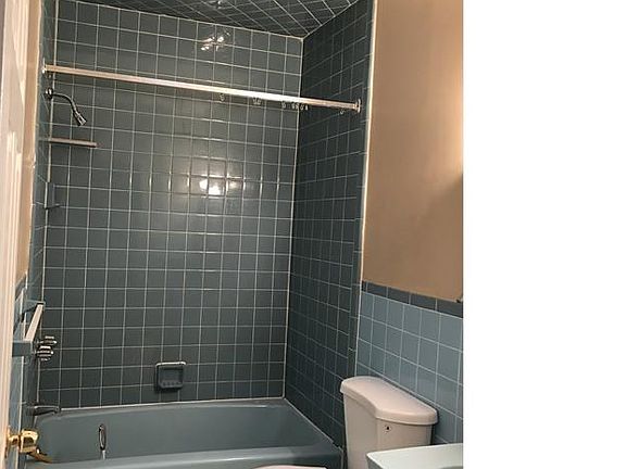 5th image of 4615 Vista St