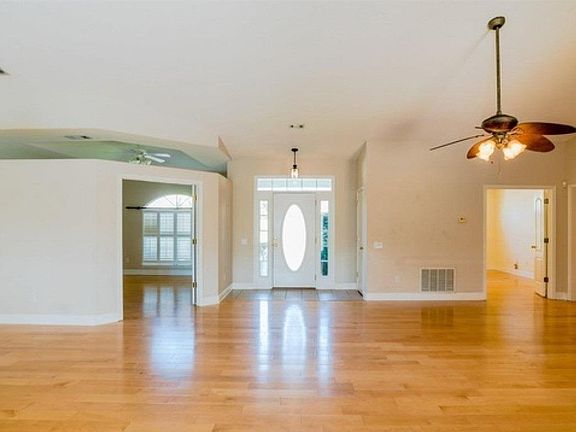 5th image of 1596 Woodlawn Way
