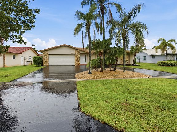 2nd image of 8386 Shadow Wood Boulevard