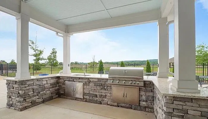 4 bed, 3.0 bath, 2019 sqft, $1,995 — Photo 2