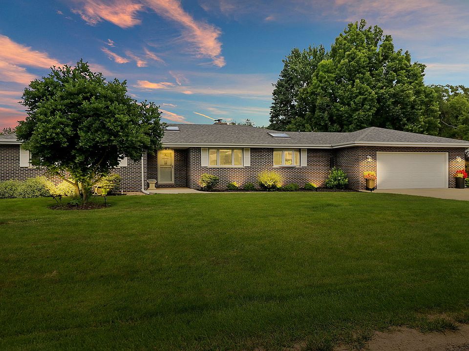 1st image of 840 Winmoor Dr