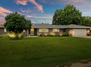 840 Winmoor Dr, Dundee, IL 60118