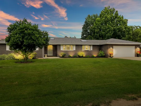 840 Winmoor Dr, Dundee, IL 60118